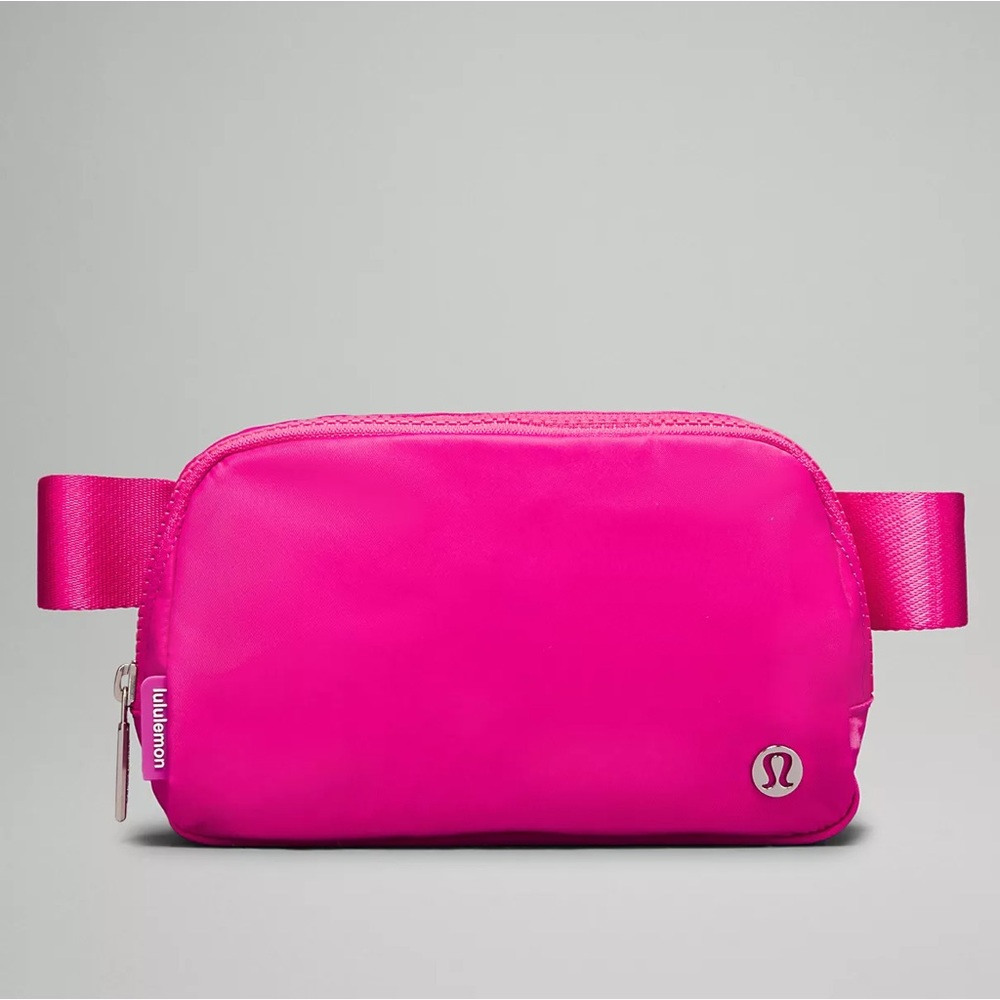 Lululemon Everywhere Belt Bag 1L in Sonic Pink/White